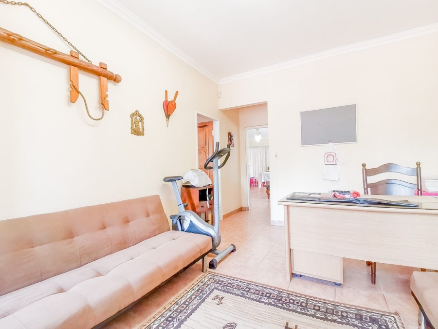7 Bedroom Property for Sale in Parklands Western Cape